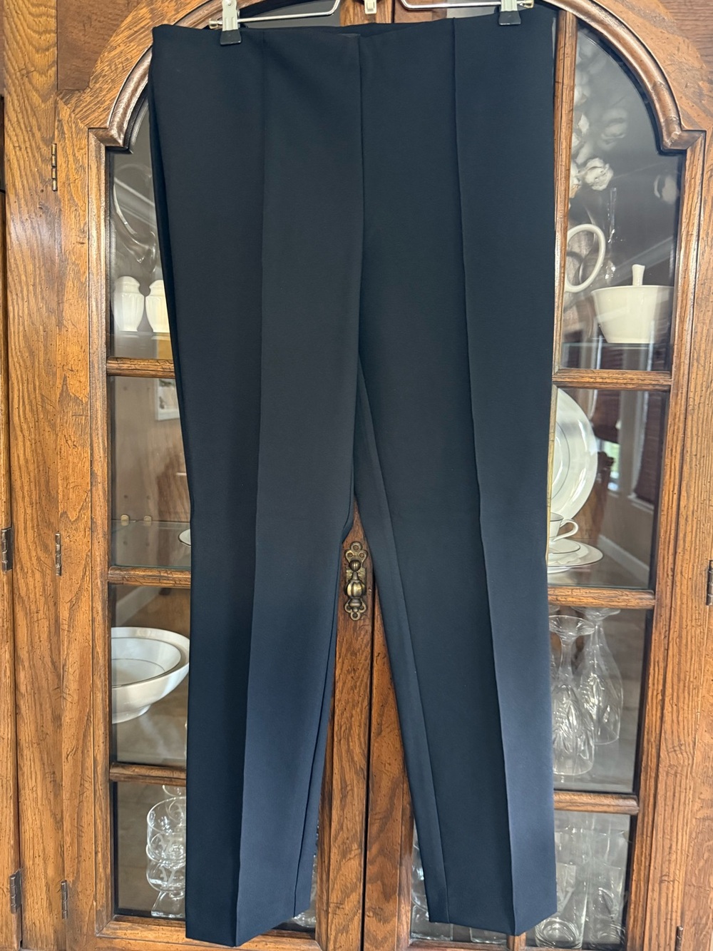 Rachel Zoe black dress pants size Large Hits below